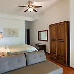 Vino Bed & Breakfast *