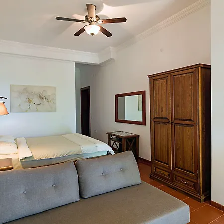 Vino Bed & Breakfast *